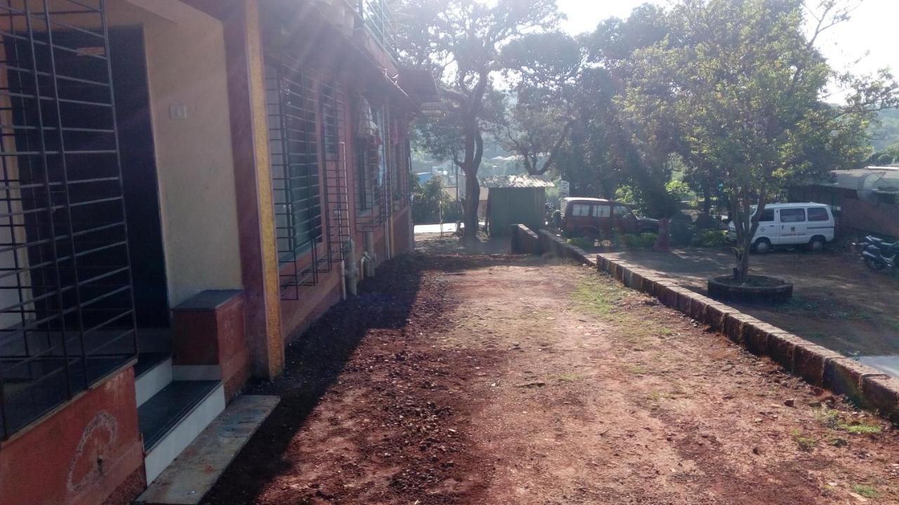מלון Mahābaleshwar Bluebell Residency מראה חיצוני תמונה